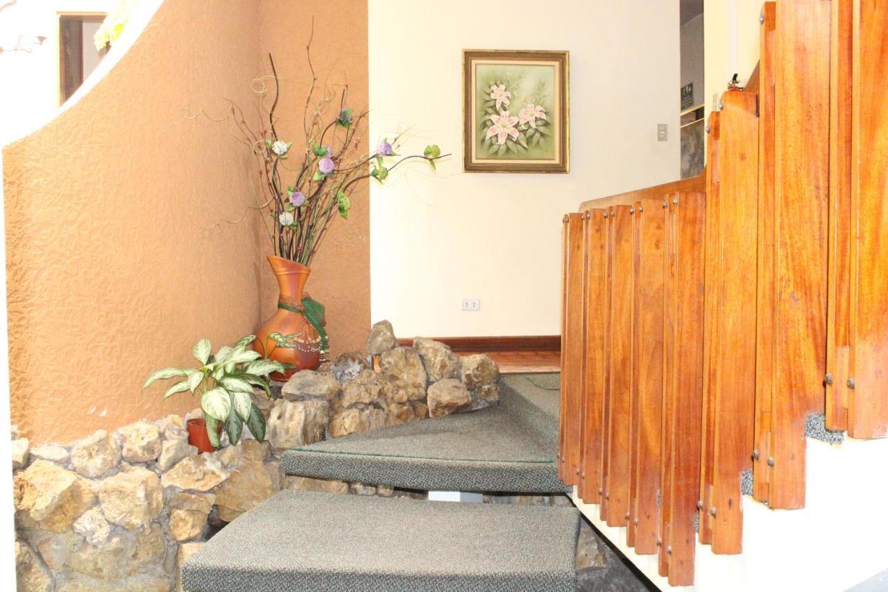 Casa Mora Bed & Breakfast